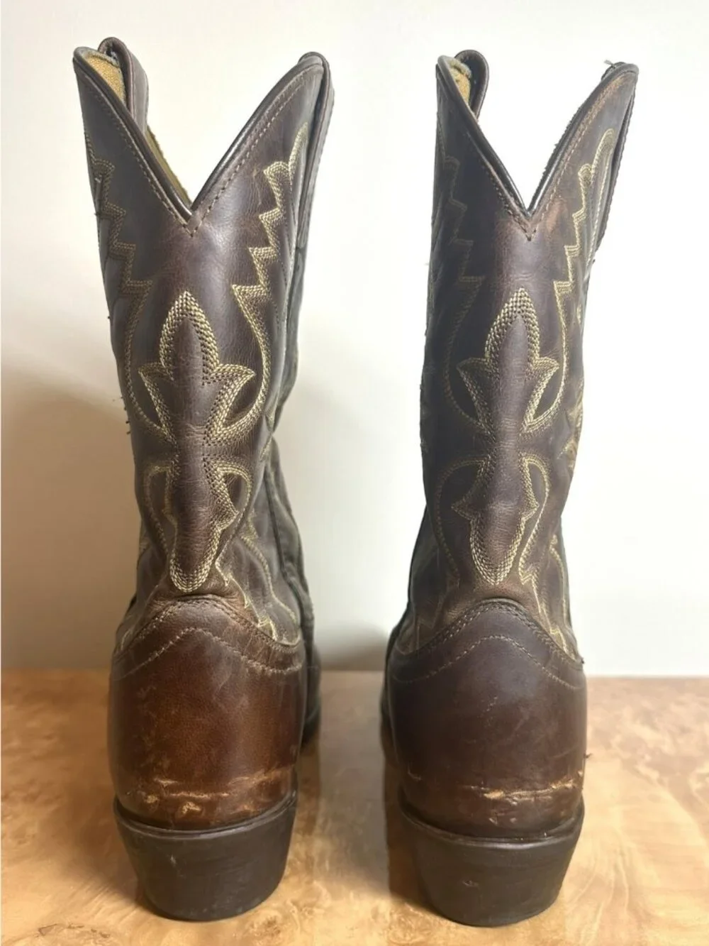 Laredo Men's 9.5D Brown Leather Western Cowboy Boots Classic Round Toe Pull-On